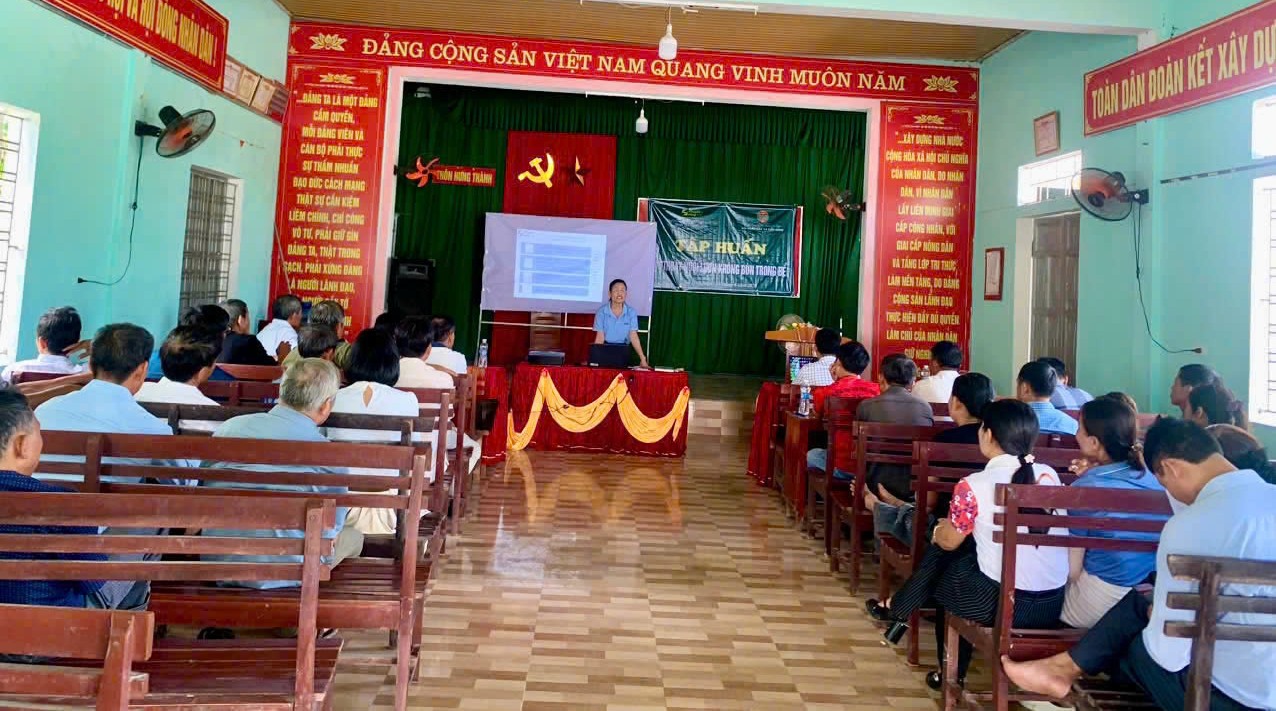 Tập huấn kỹ thuật nuôi lươn không bùn trong bể  cho hơn 60 nông dân tại Cẩm Hưng và phường Trần Phú