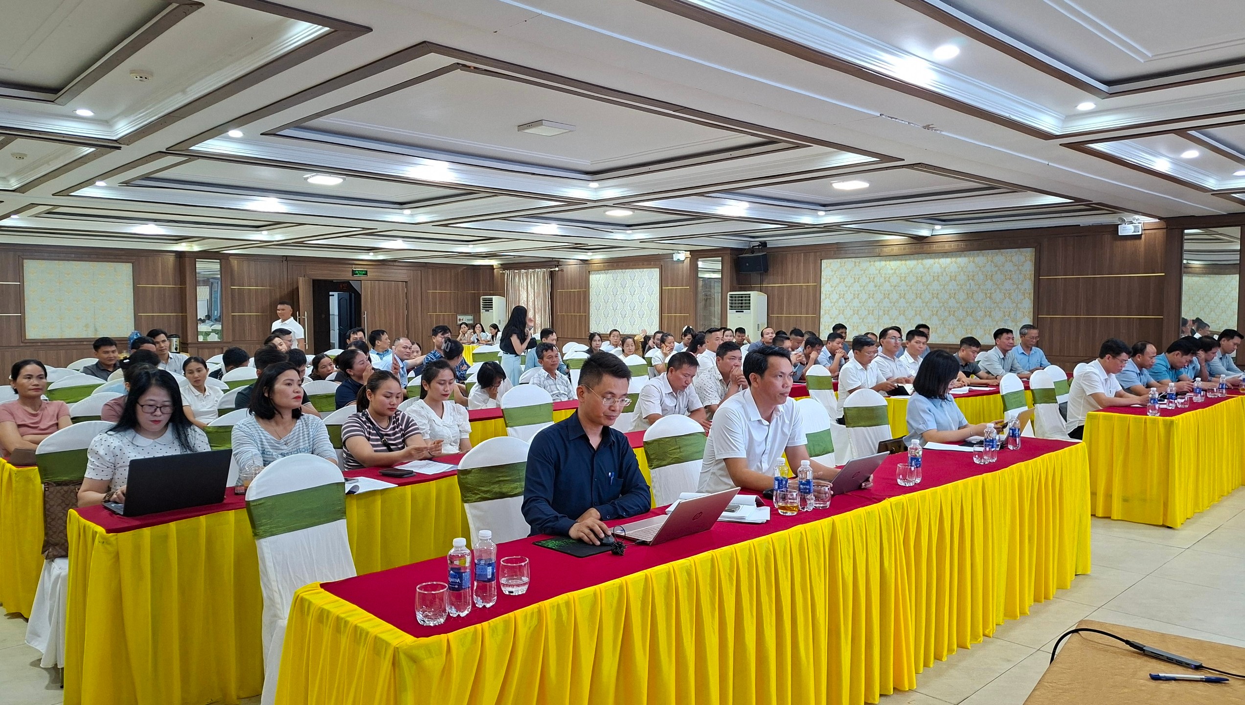 Tuyên truyền, phổ biến pháp luật về quản lý thuốc thú y, thức ăn chăn nuôi
