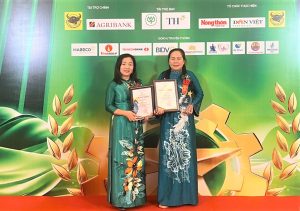 Hà Tĩnh có 2 nông dân đạt danh hiệu “Nông dân Việt Nam xuất sắc 40 năm Đổi mới”